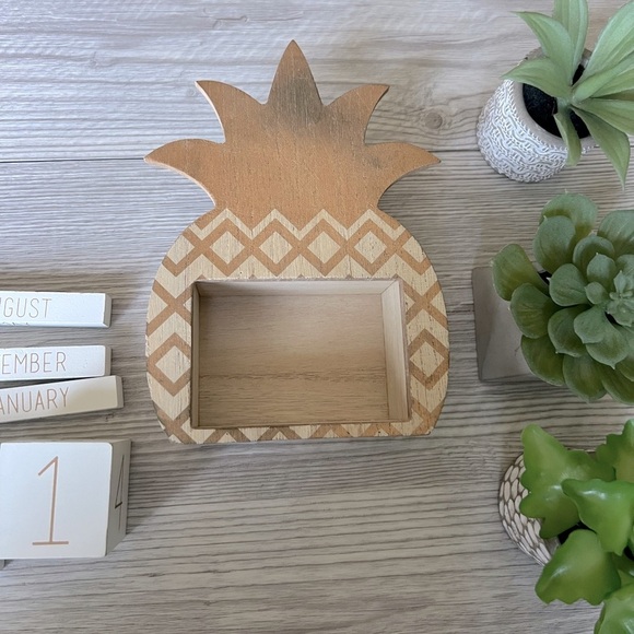 PINEAPPLE desk daily wooden block calendar - Picture 2 of 11